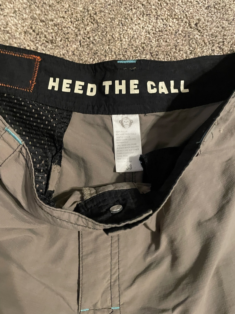 Men's Casual Olive Green Outdoor Shorts - Picture 2 of 3